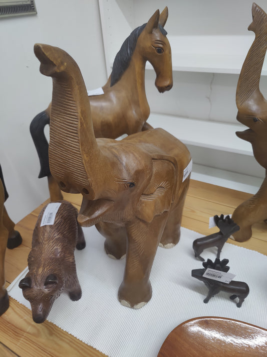 Norsu, puu käsintehty, värieroja